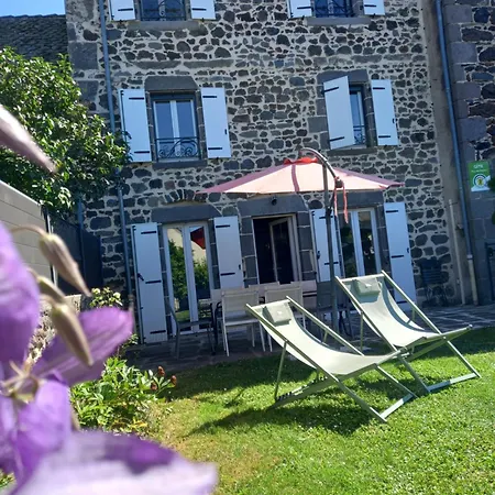 Gites & Cocon Des Puys - Au Coeur Des Volcans D'Auvergne Nébouzat Extérieur photo